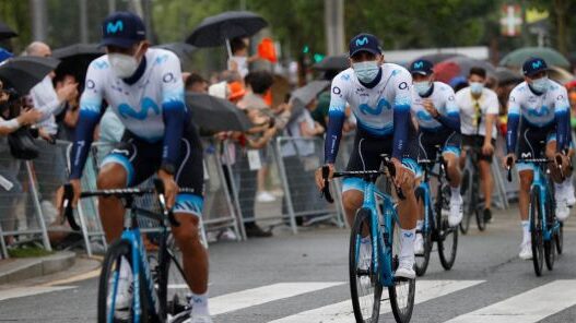 ¿Por qué los ciclistas usan mascarillas en el Tour de Francia: Descubre la importancia de la protección respiratoria en la competencia